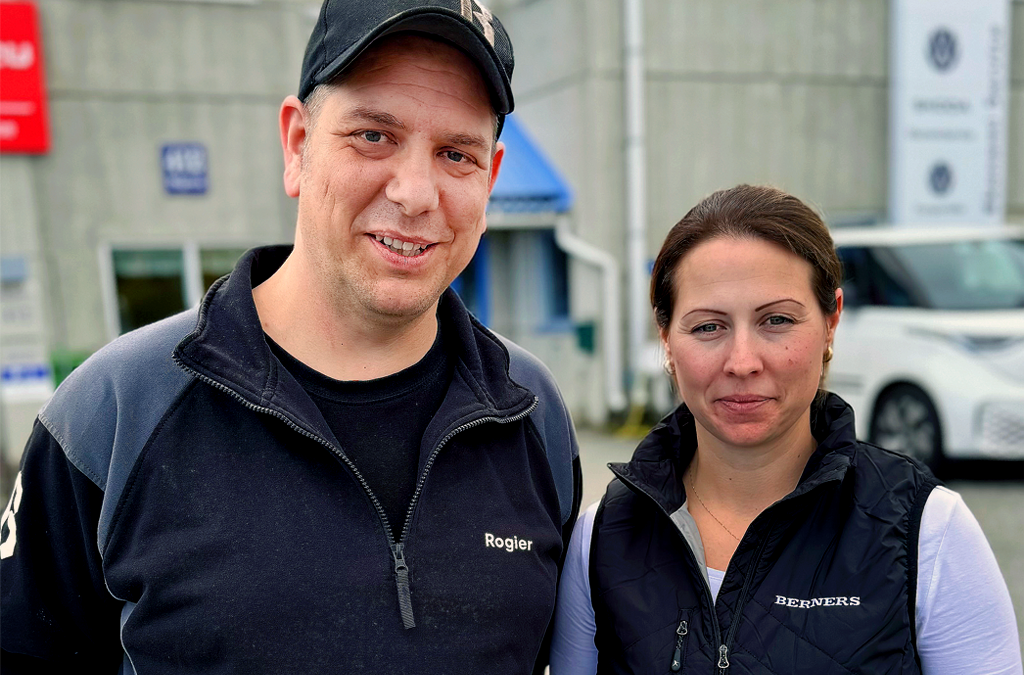 Porträttbild, halvbild på Rogier Janssen och Caroline Jonsson utanför Berners i Härnösand.