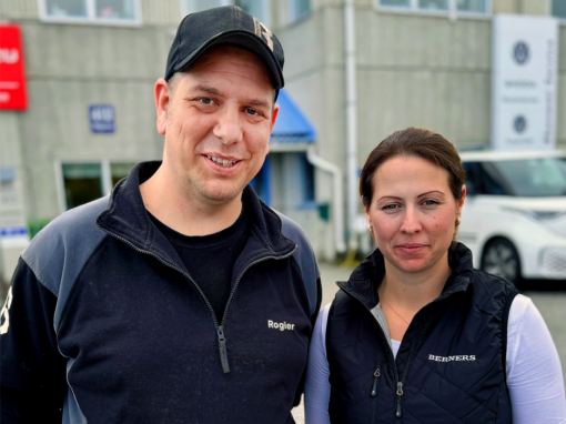 Porträttbild, halvbild på Rogier Janssen och Caroline Jonsson utanför Berners i Härnösand.
